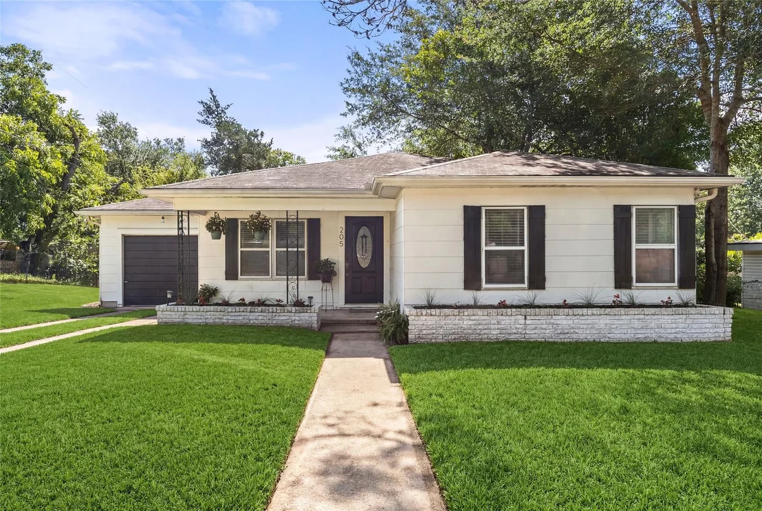 Photo of 205 Hampshire Drive