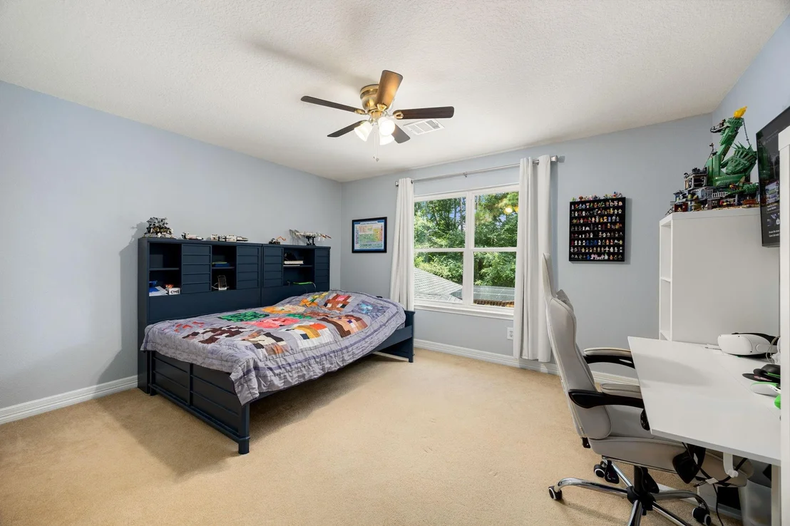 Photo of 94 Meadowridge Place