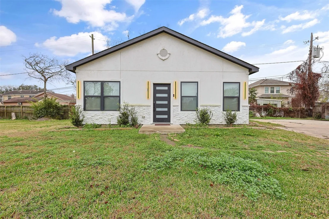 Photo of 3922 Roseneath Drive