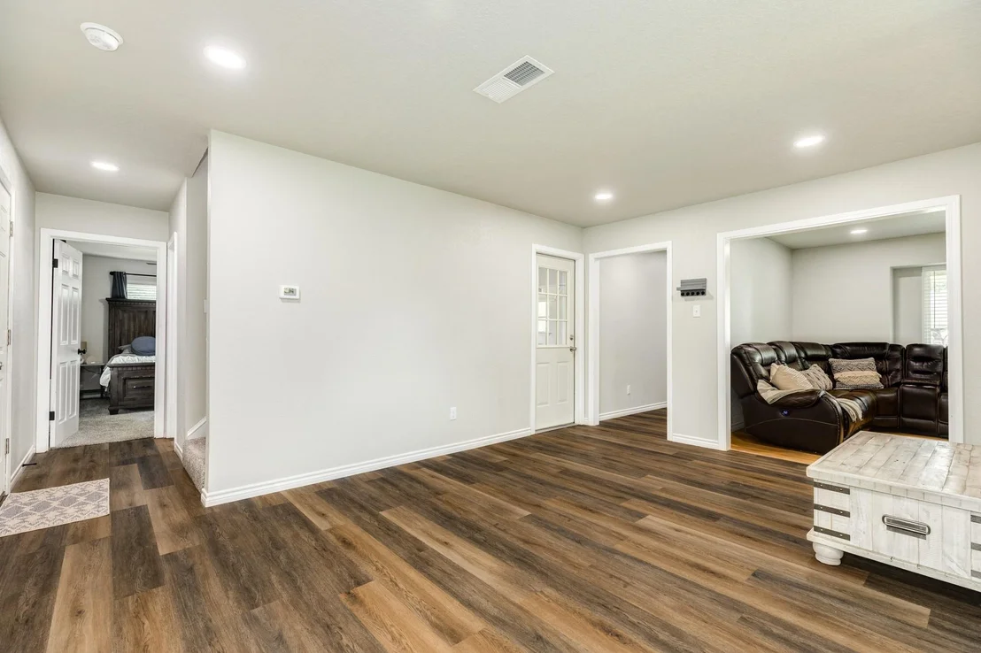 Photo of 811 Loggins Drive