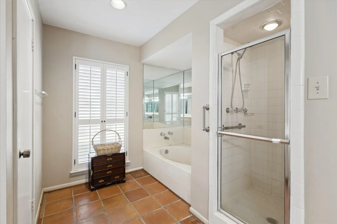 Photo of 306 Commodore Way