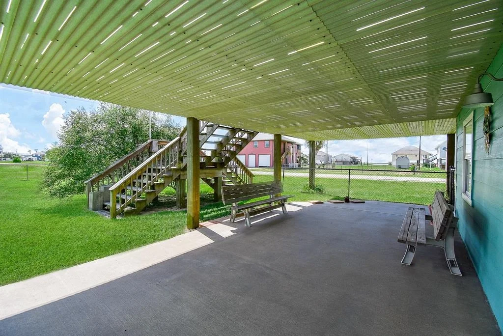 Photo of 1039 Bayview Drive