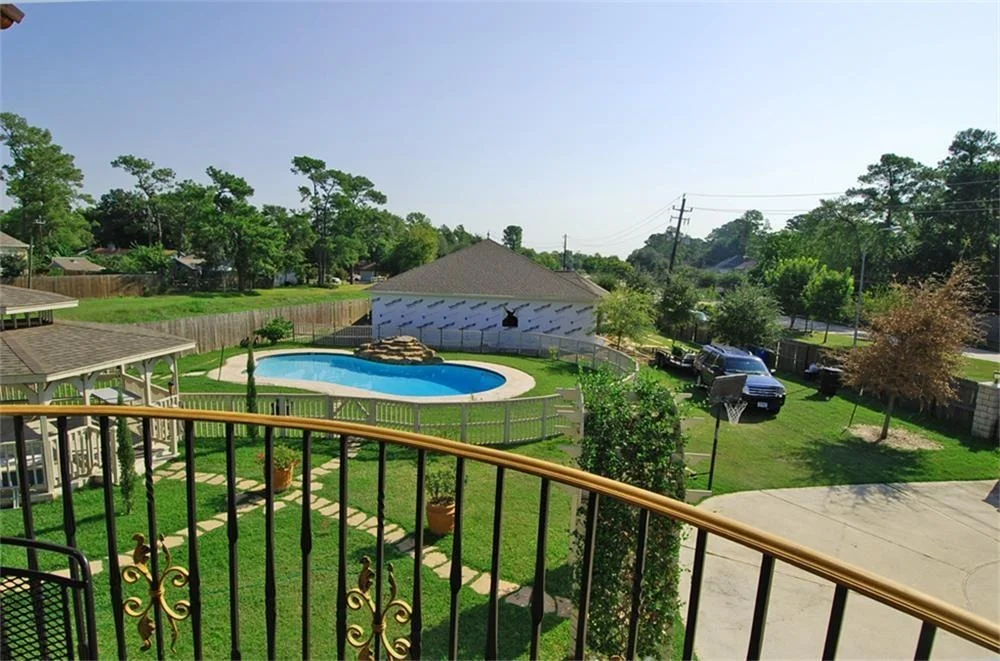 Photo of 3950 Victory Drive