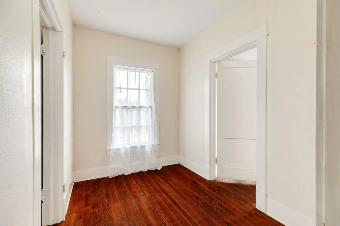 Photo of 331 W Broad Street