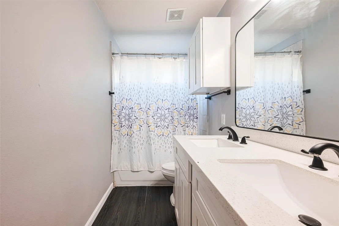 Photo of 1822 Karsen Drive