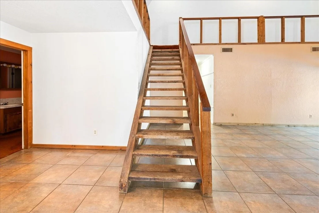 Photo of 642 Meadow Lane