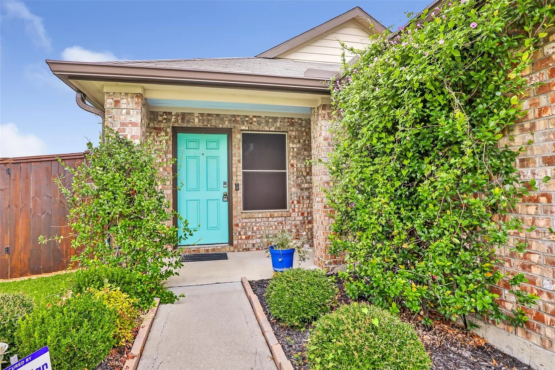 Photo of 8643 River Crest Drive