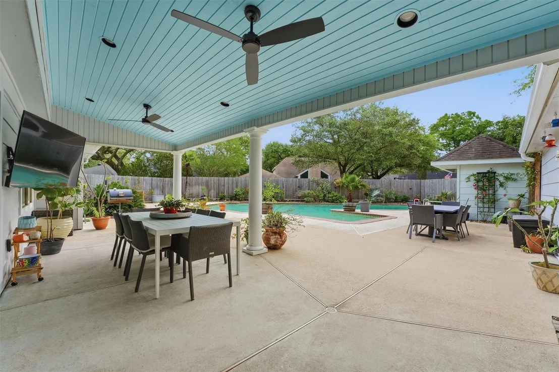 Photo of 615 Brenwick Court