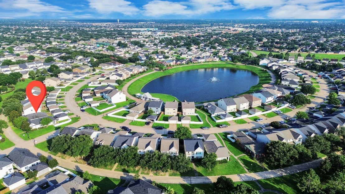 Photo of 20826 Settlers Lake Cir N Circle
