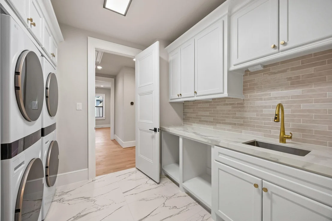 Photo of 4902 Oak Forest Drive