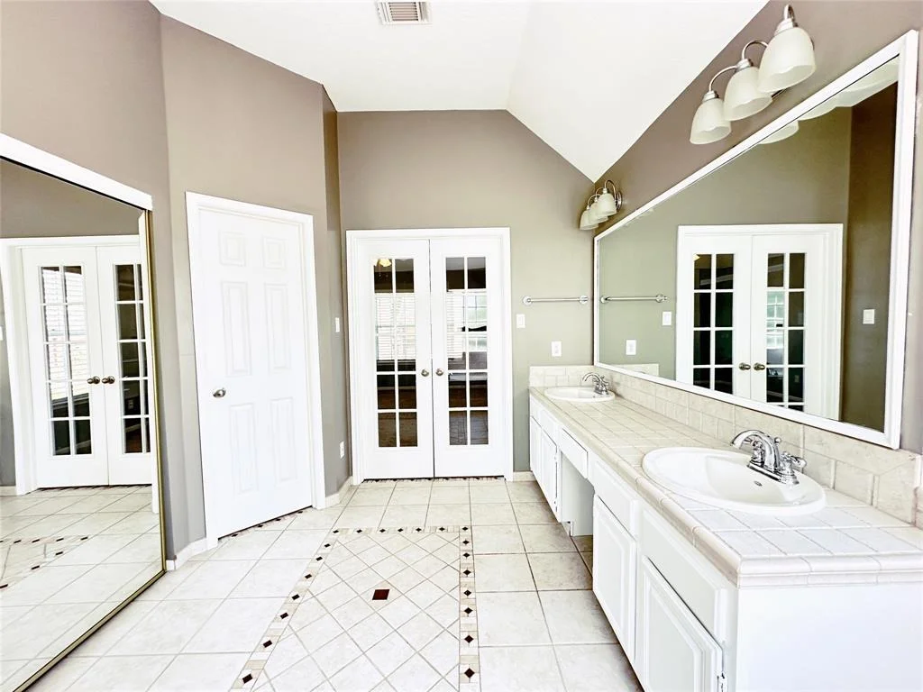 Photo of 16031 Lakestone Drive