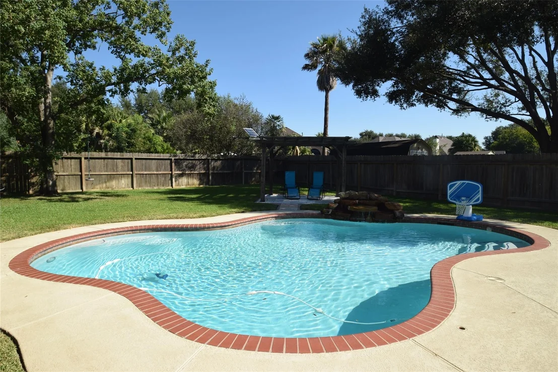 Photo of 5084 Morrison Boulevard