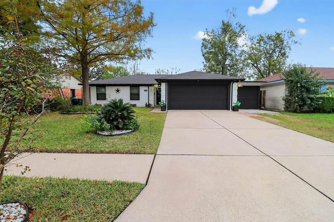 Photo of 8935 Glen Shadow Drive