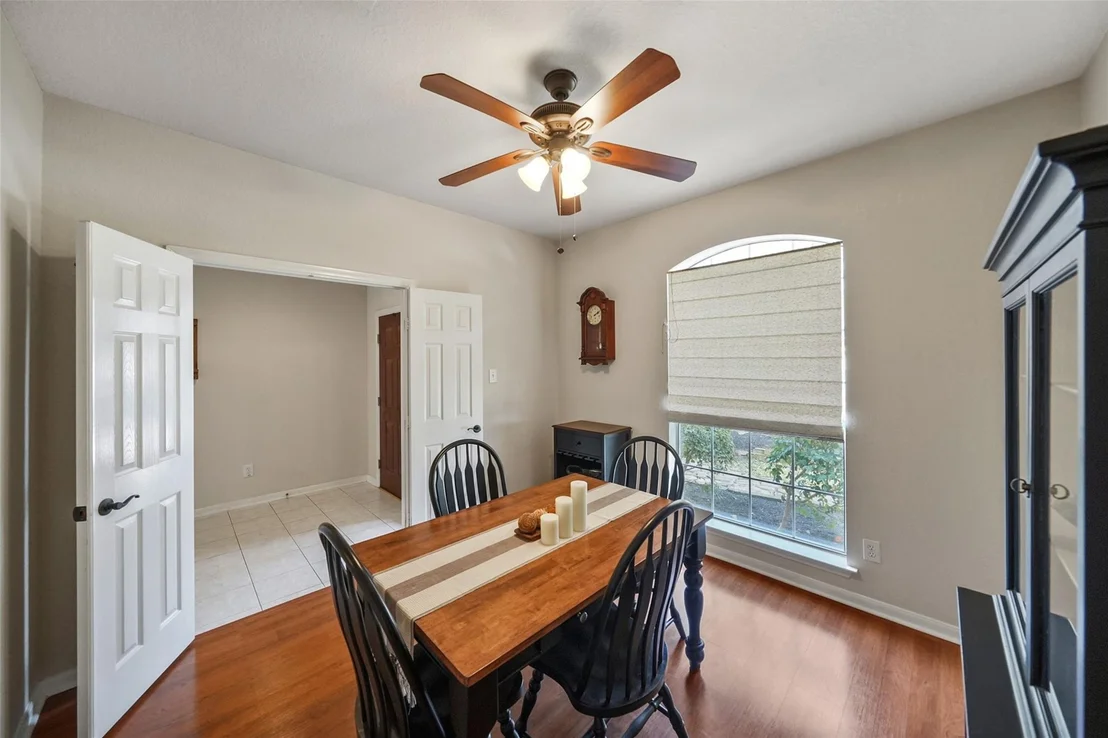 Photo of 122 W Russet Grove Circle