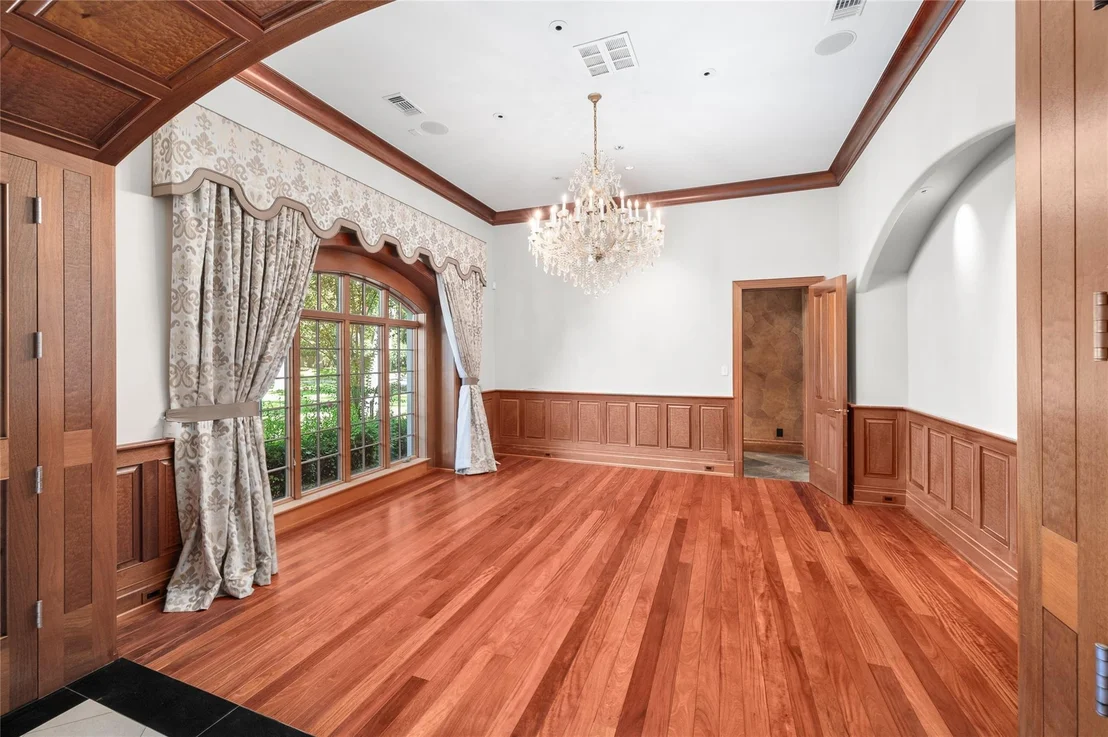 Photo of 1802 Forest Gate Circle