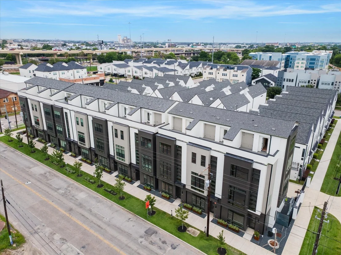 Photo of 2119 Emancipation Avenue