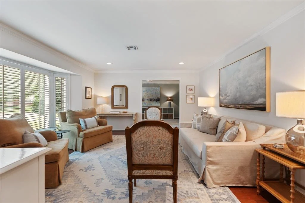 Photo of 7910 Meadowbriar Lane