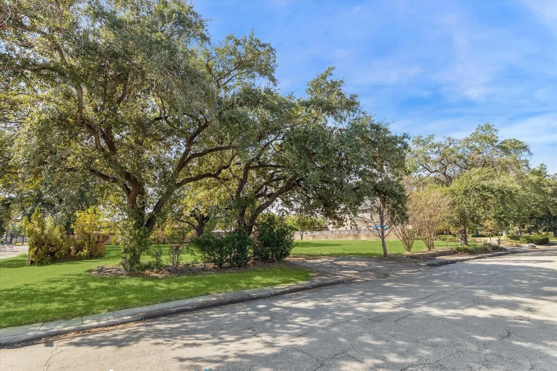 Photo of 5203 Del Monte Drive