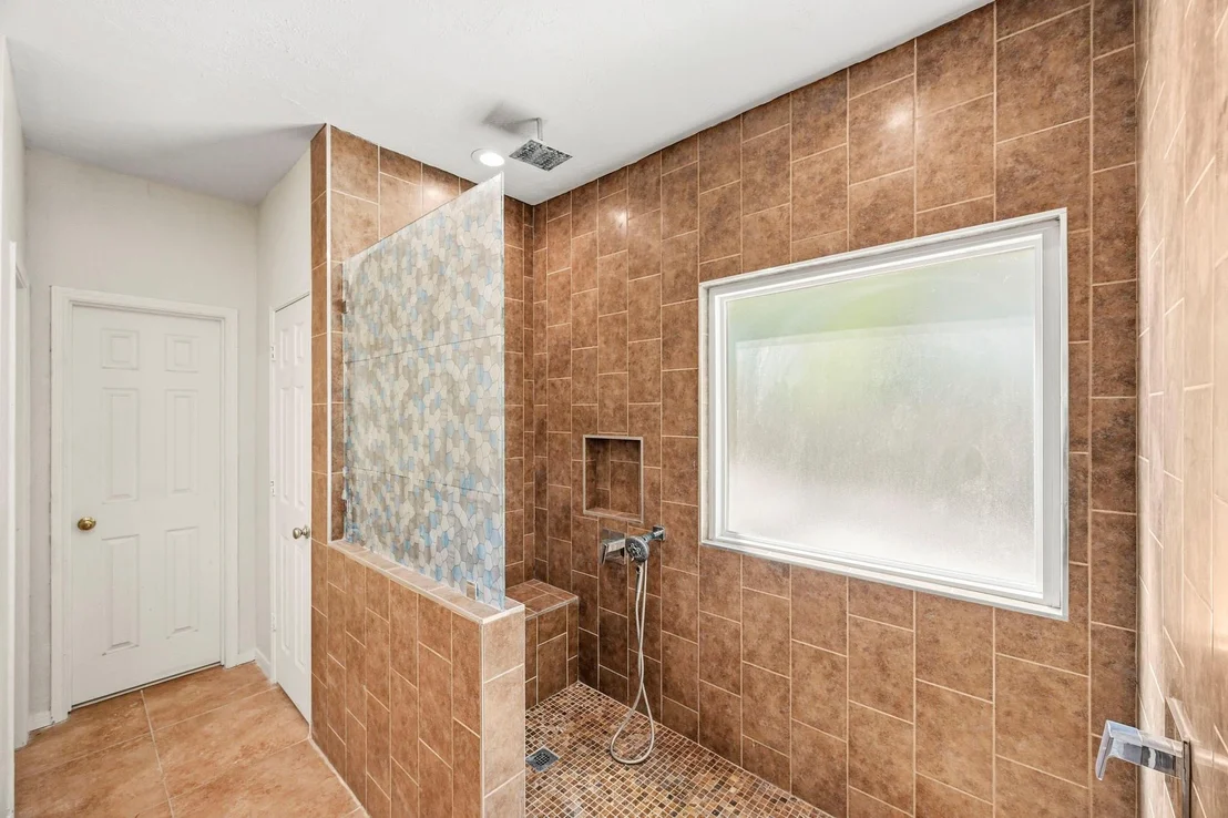 Photo of 215 Crabapple Drive