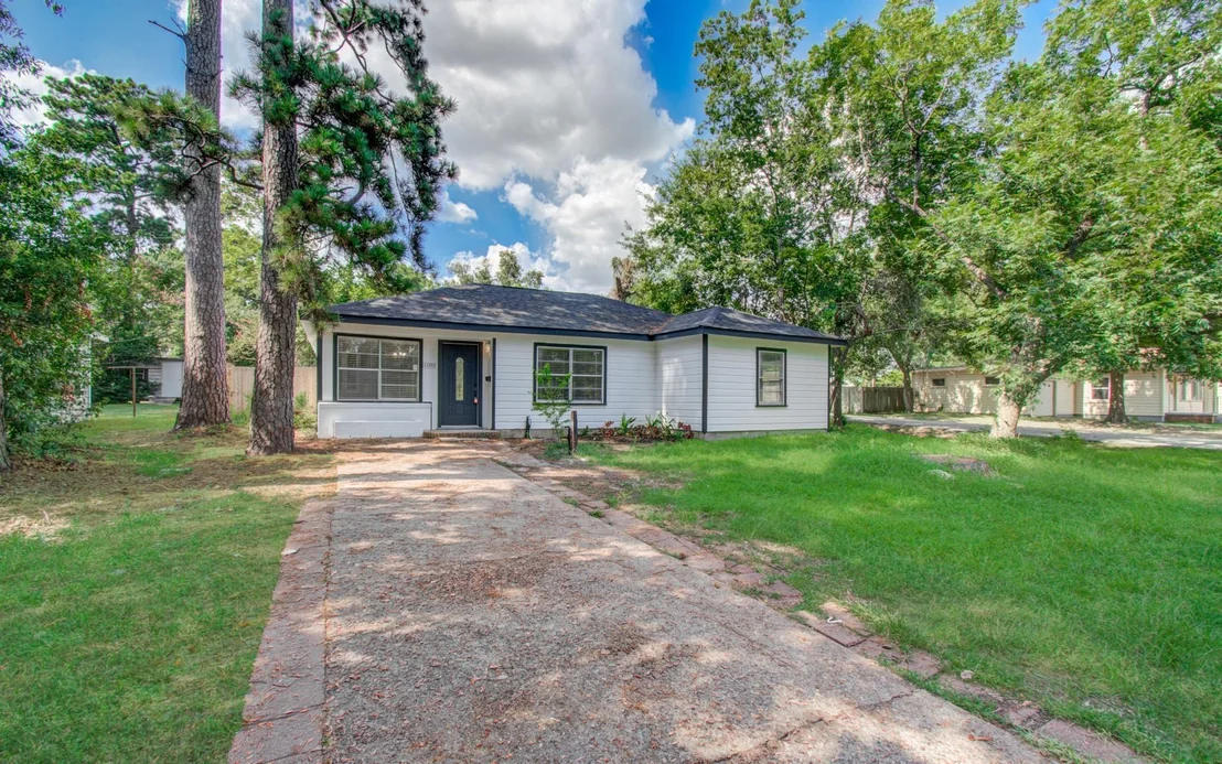 Photo of 1100 Cowan Avenue