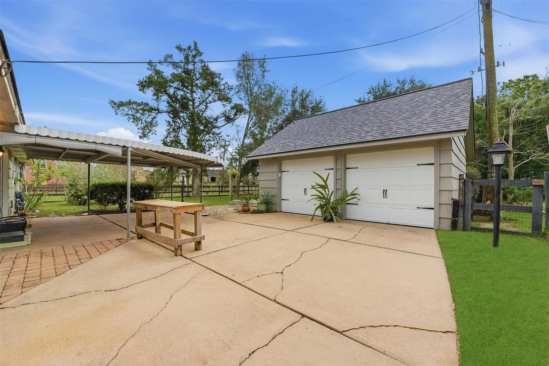 Photo of 715 Timber Cove Drive