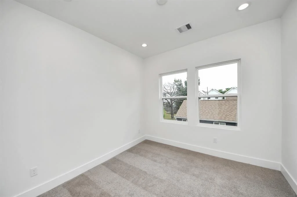 Photo of 4606 Bristol Street