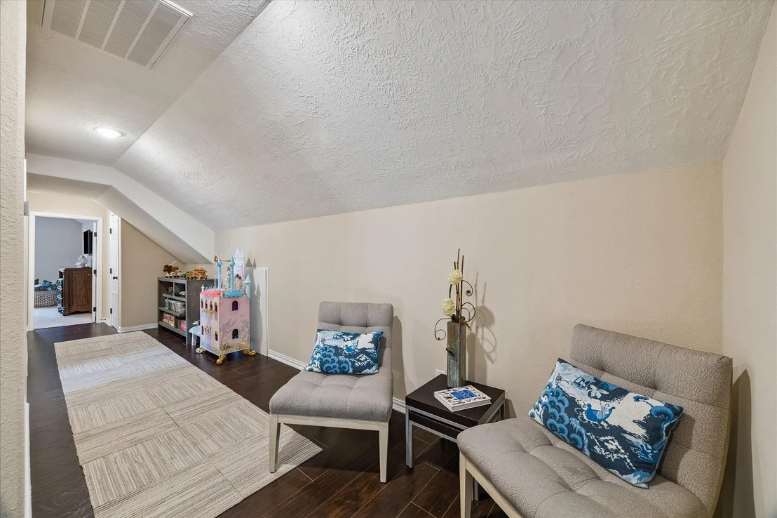 Photo of 5402 Valkeith Drive