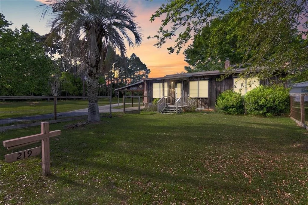 Photo of 219 Watie Road