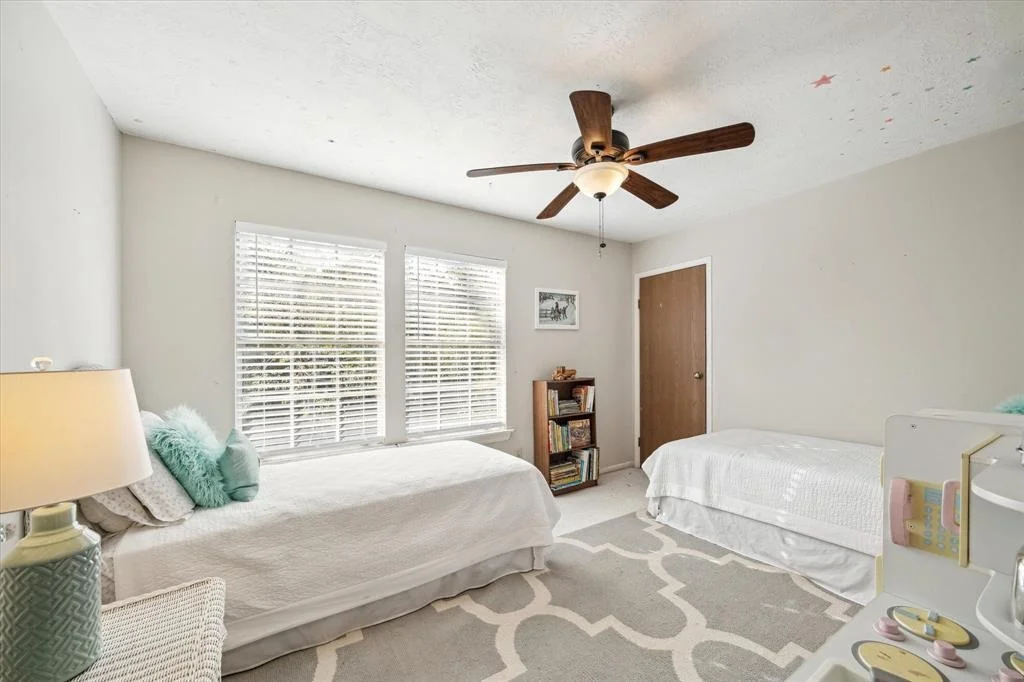 Photo of 33 Hickory Oak Drive