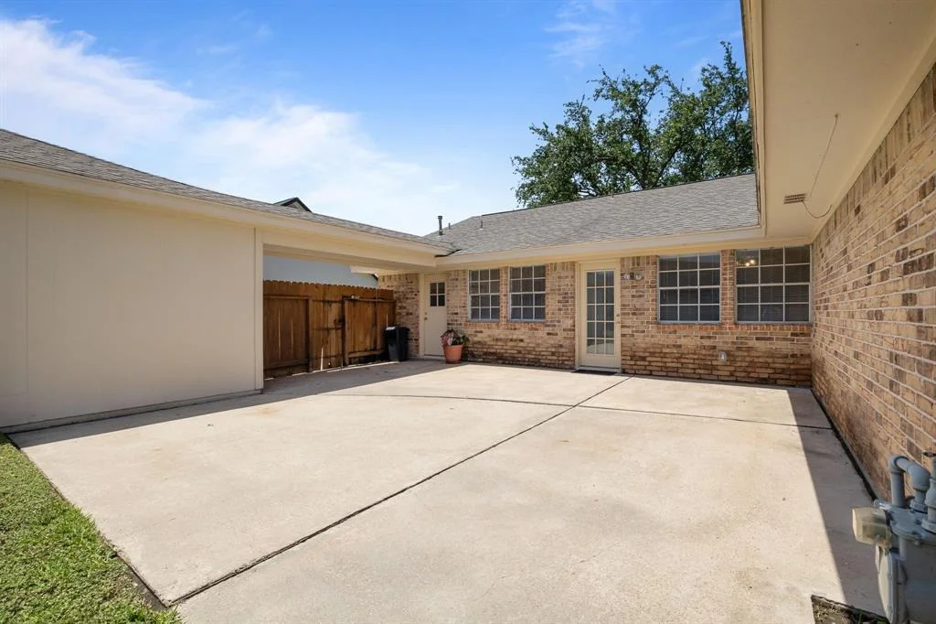 Photo of 3906 Ecuador Drive