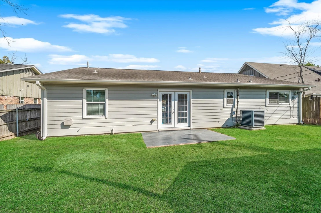 Photo of 5203 Chantilly Lane