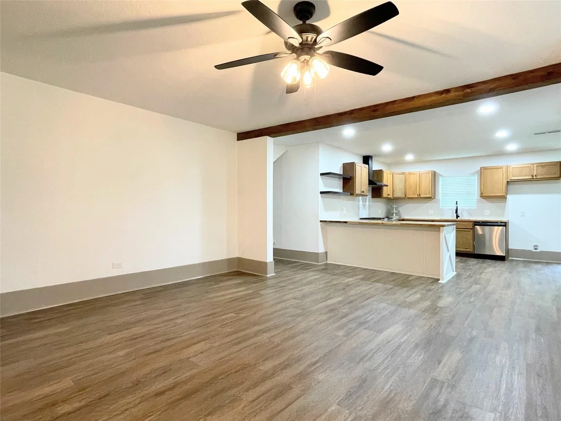 Photo of 210 W Crescent Drive