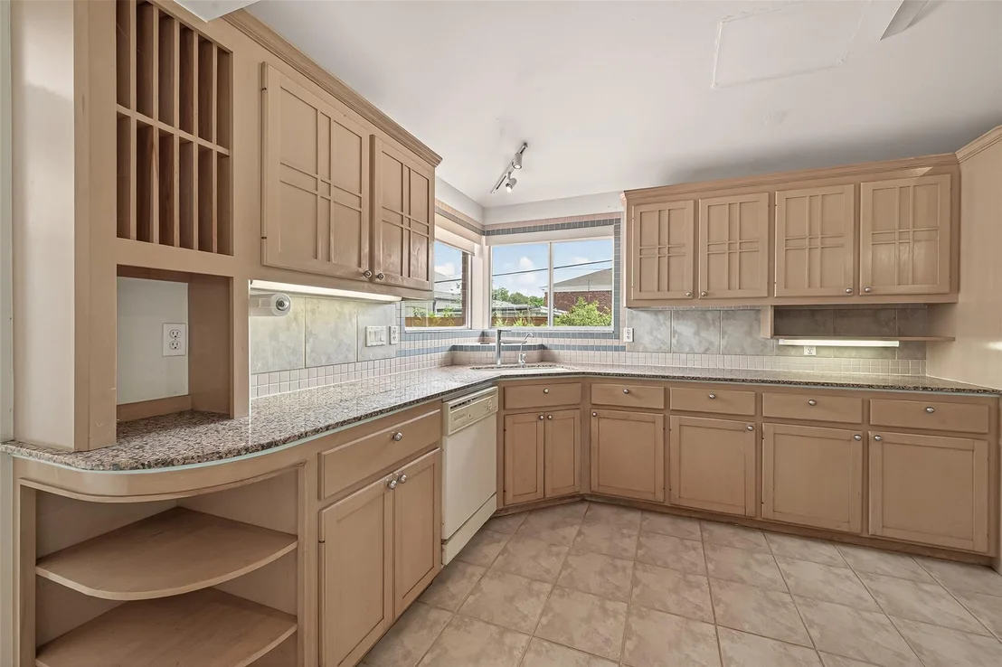 Photo of 5437 Loch Lomond Drive