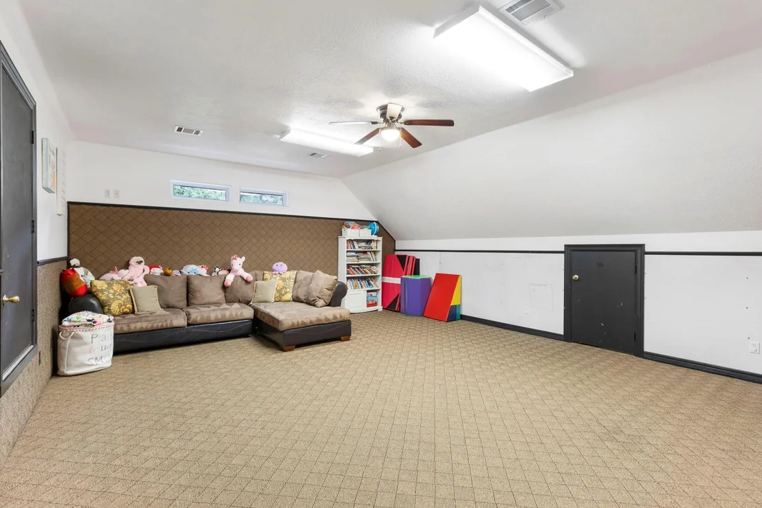 Photo of 10810 Lake Windcrest