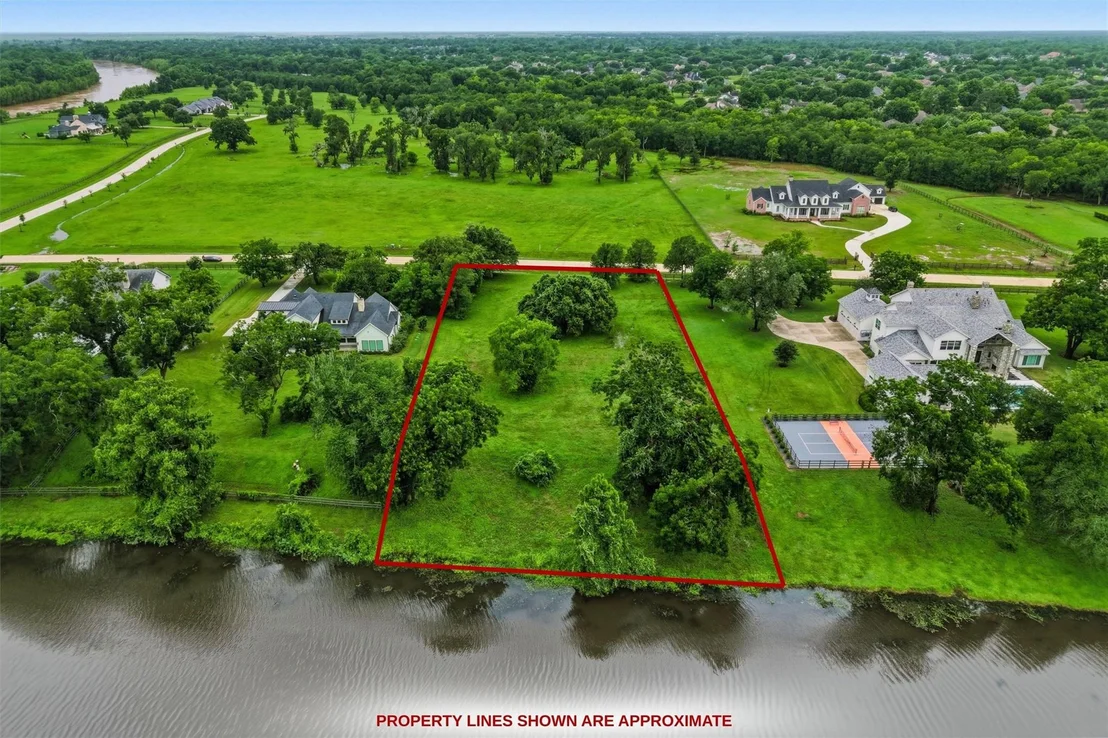 Photo of 30803 Riverlake Road