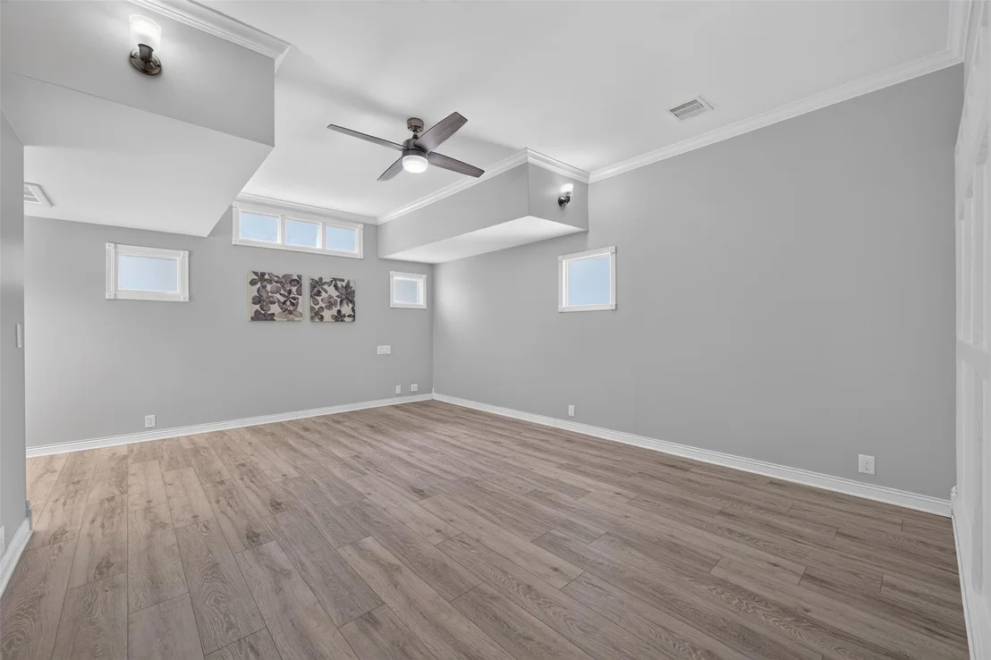 Photo of 139 Laurel Cove W