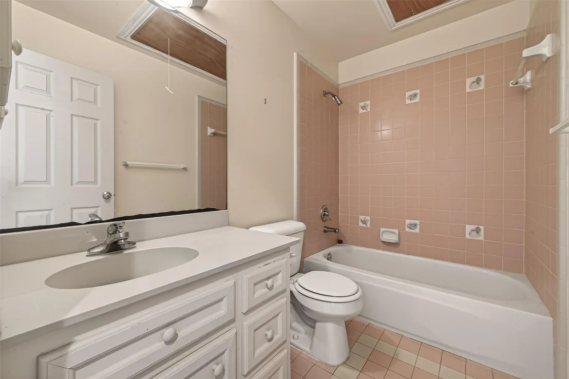 Photo of 5437 Loch Lomond Drive