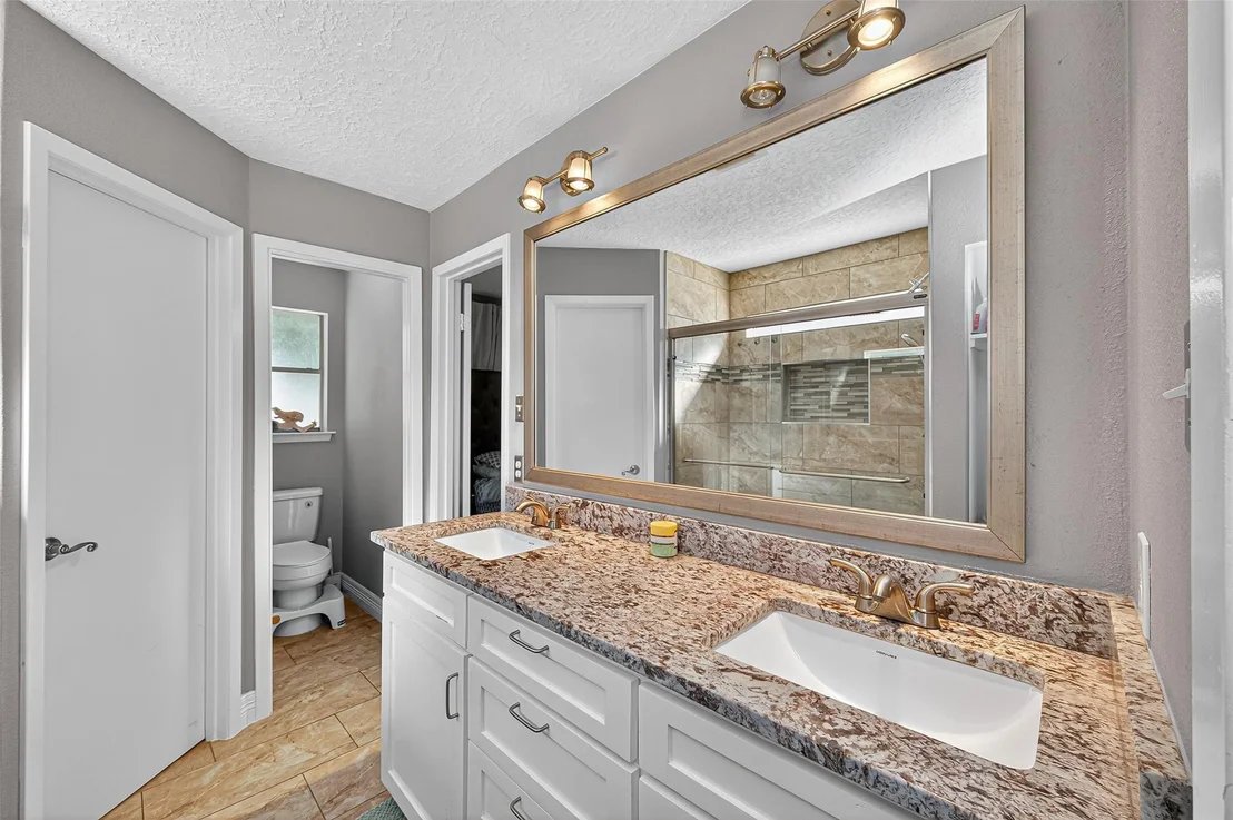 Photo of 2901 Maple Knoll Drive