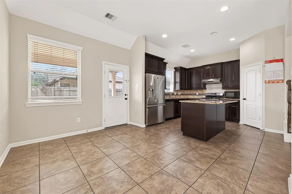 Photo of 6018 Gracys Landing Ln