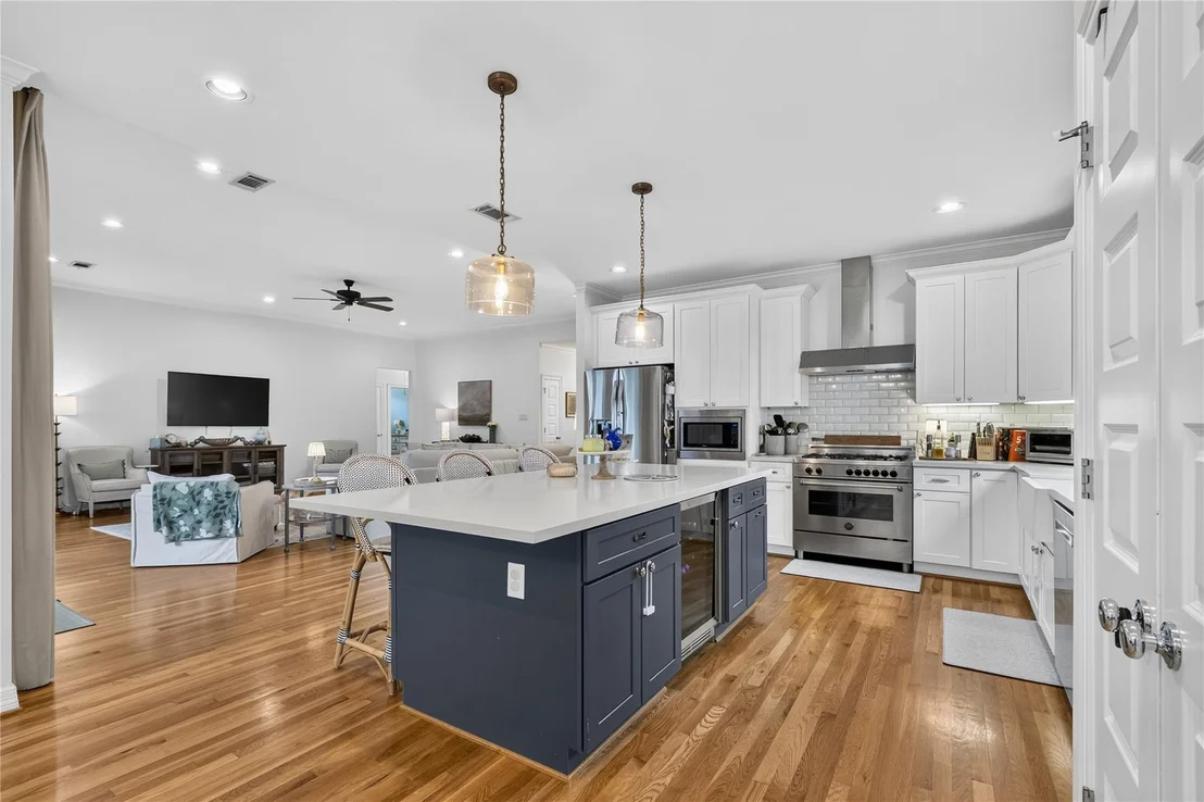 Photo of 1722 Chippendale Road