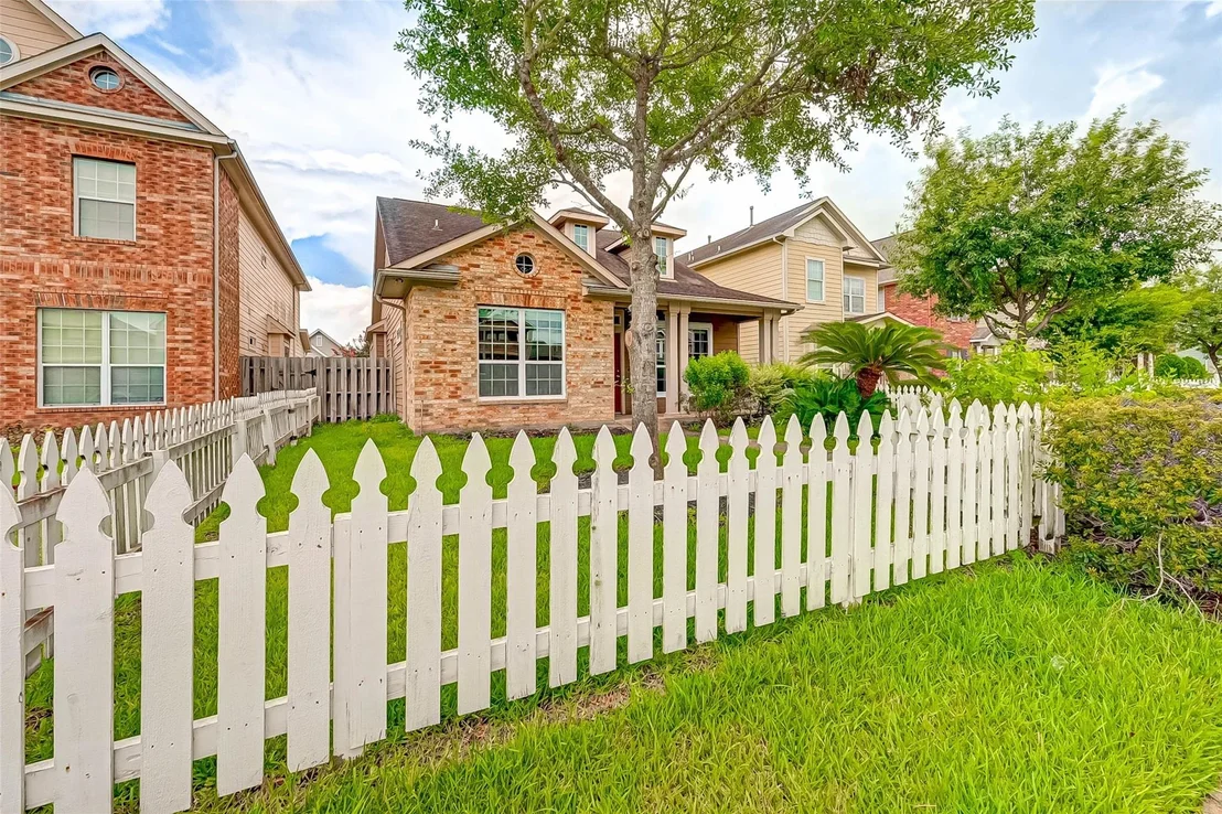 Photo of 7130 Pavilion Drive