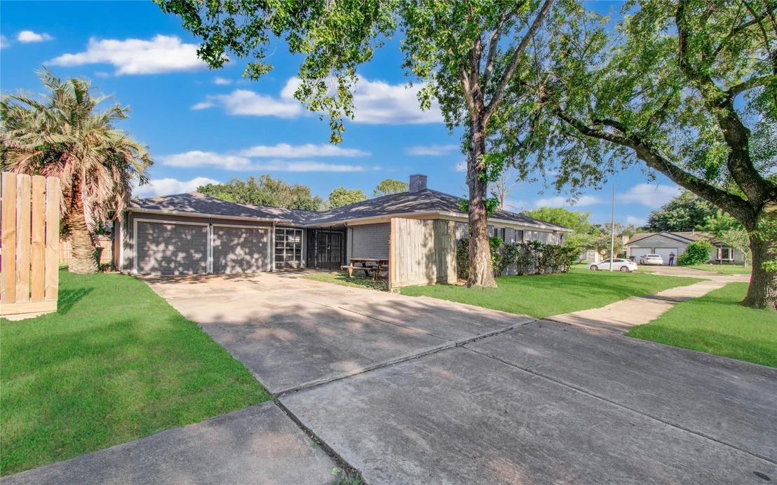 Photo of 9430 Claridge Drive