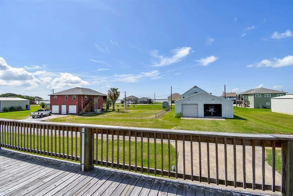 Photo of 1039 Bayview Drive
