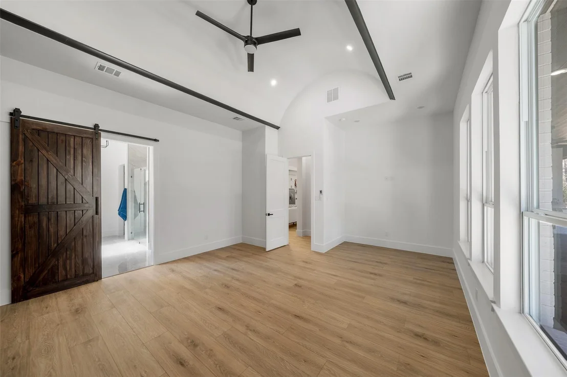 Photo of 258 Pinerock Lane