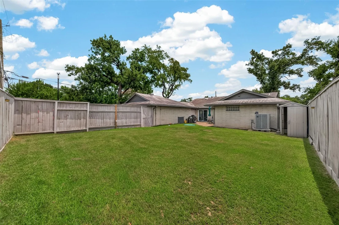 Photo of 1703 Droxford Drive