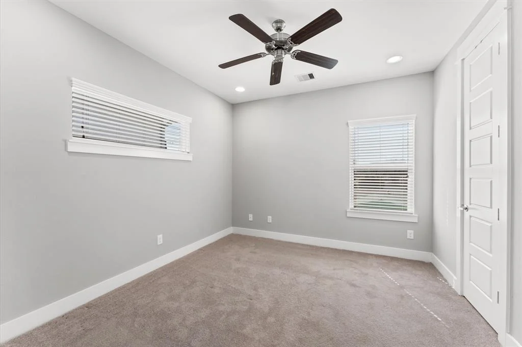 Photo of 331 Yale Oaks Lane