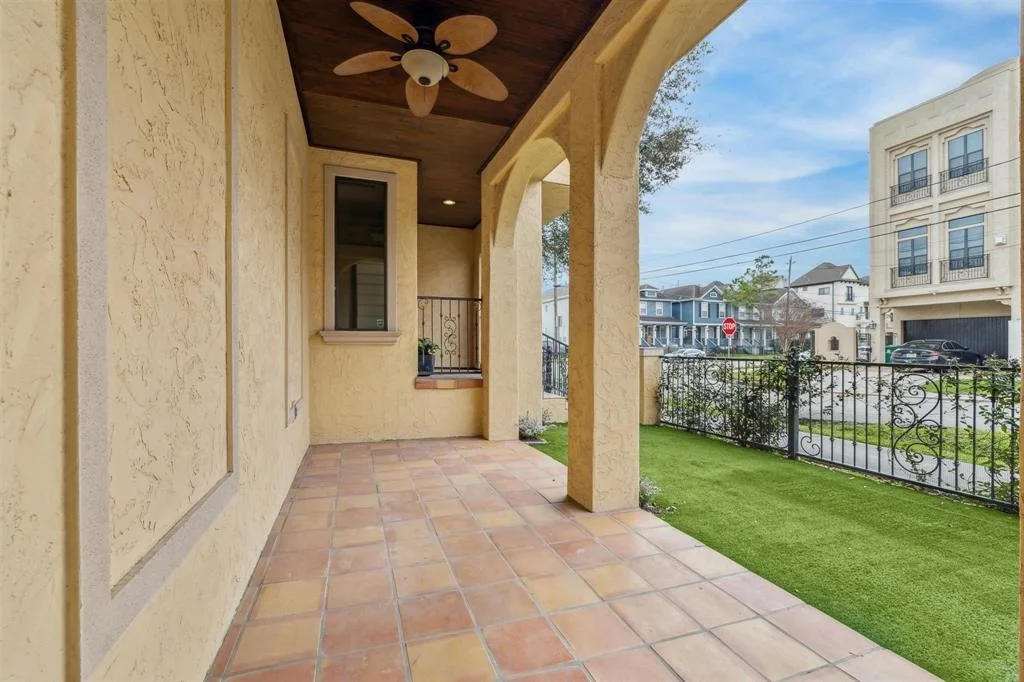Photo of 2304 Couch Street