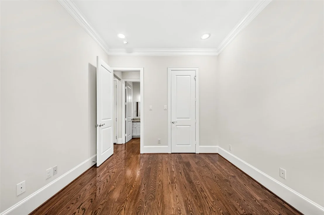 Photo of 5216 Locust Street