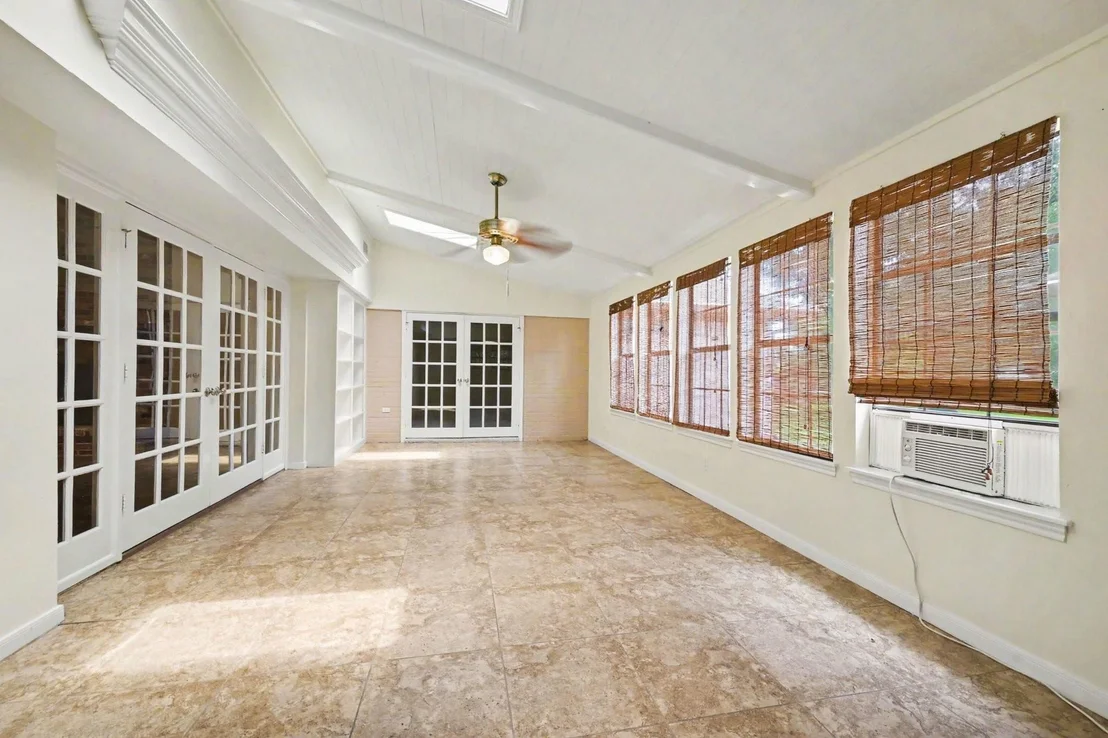 Photo of 26222 Oakhurst Drive