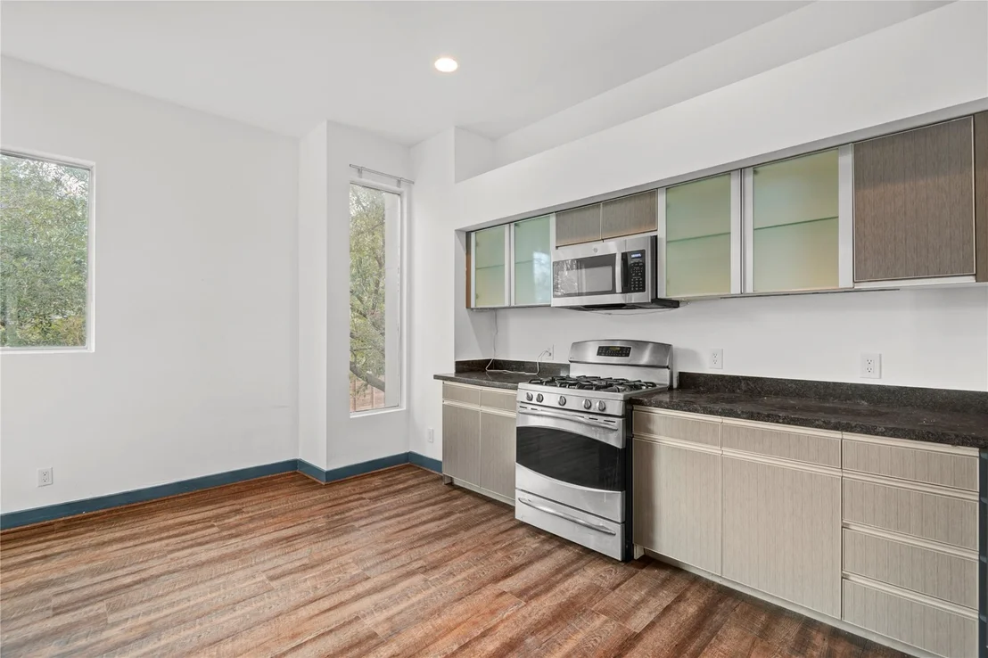 Photo of 3910 Austin Street